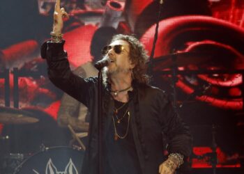 Black Crowes shoot down 'USA' chants and boos at Florida concert