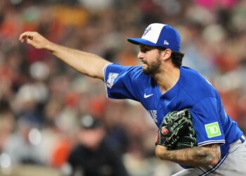 Blue Jays trade Connor Seabold to Royals for minor-league pitcher