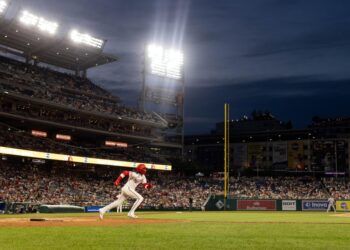 Bobby Witt Jr. unable to defeat the Nationals all on his own
