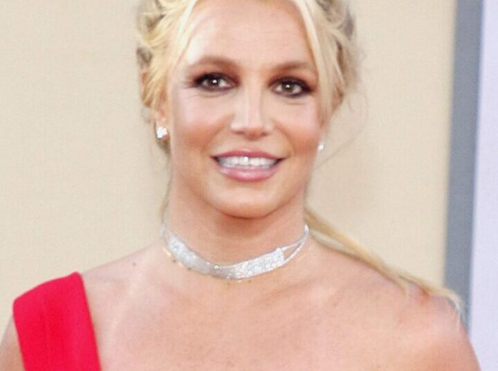 Britney Spears Serves Major Y2K Vibes with New Hairstyle & Fans Are Losing It