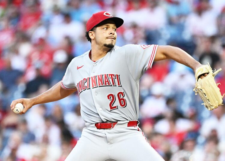 Burns, Reds look to take series from Royals