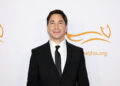  Justin Long attends the 2025 A Funny Thing Happened On The Way To Cure Parkinson's on November 15, 2025 in New York City. (Photo by Jamie McCarthy/Getty Images for The Michael J. Fox Foundation)