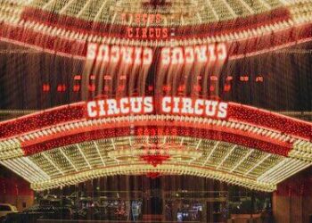 A family favorite Las Vegas resort since its inception, Circus Circus provides affordable rates for its nearly 4,000 guest rooms in its lodge, tower rooms, suites and RV Park, and family-fun activities ranging from the thrills of The Adventuredome theme park to live circus acts right on the casino floor.