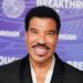 'Dizzy' Lionel Richie, 77, abruptly ends first concert on new tour