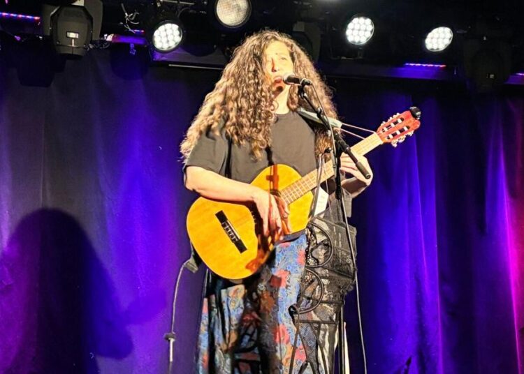 Entertainment Notebook:Checking out the Fringe Festival; documentary on sports collectibles; Les Belles Soeurs in Yiddish | Entertainment