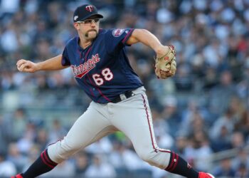 Former Twins playoff starter on the move again in Mariners-Royals trade