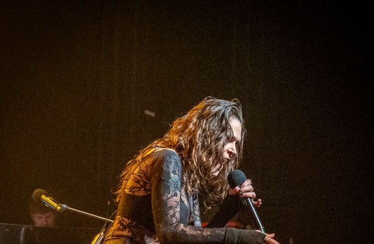 Gig Review : Beth Hart : Oxford’s New Theatre – Metal Planet Music