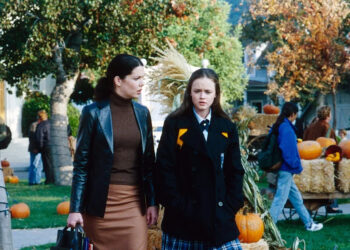 Lauren Graham, Melissa McCarthy and Alexis Bledel in Gilmore Girls.