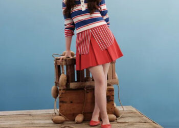 Harlow Jane in an ALICE + OLIVIA outfit, Loeffler Randall shoes, Pandora jewelry and Saint Laurent sunglasses.Credit: Celeste Sloman