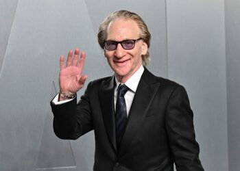 Humor laurels for comedian Bill Maher as the Kennedy Center navigates Trump-era upheaval
