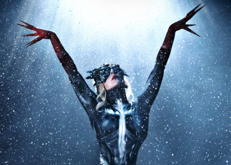 IN THIS MOMENT RETURN WITH BRAND NEW SONG "SLEEPING WITH THE ENEMY"