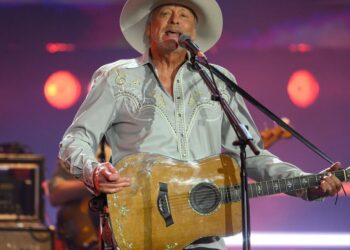 Inside country legend Alan Jackson's triumphant finale concert | Celebrity News