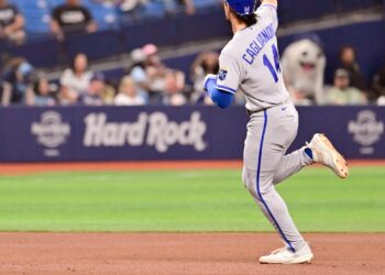 Jac Caglianone continues tear with 2 homers and 3 RBIs as the Royals beat the Rays 12-5