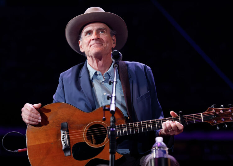 James Taylor to perform in Connecticut Monday night