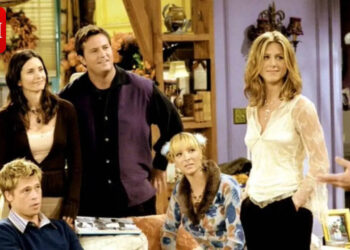 Jennifer Aniston reflects on Brad Pitt's iconic 'Friends' cameo during reunion chat with Lisa Kudrow |