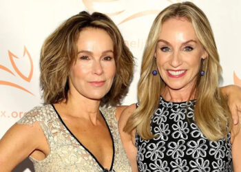 Jennifer Grey and Tracy Pollan at the Michael J. Fox Foundation event in November 2018.