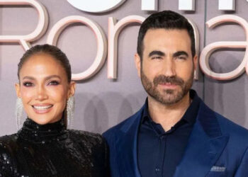 Lopez spoke to 'Office Romance' co-star Brett Goldstein about the Hollywood stars she desires.MEGA