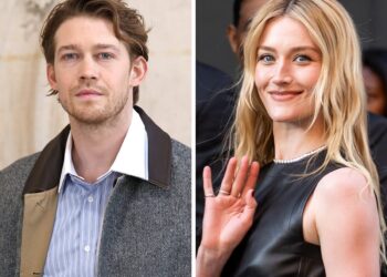 Joe Alwyn and Sarah Pidgeon Were Spotted Kissing in NYC: What We Know