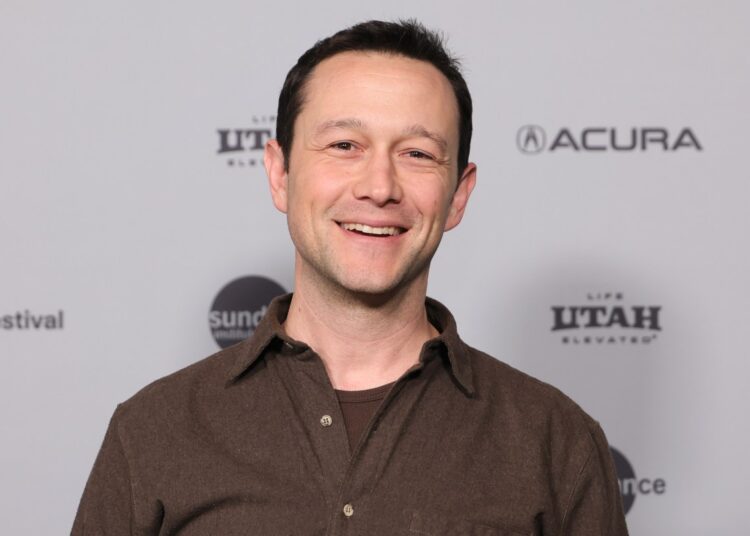 Joseph Gordon-Levitt, Sophia Bush Defend Ties to Dialog Group