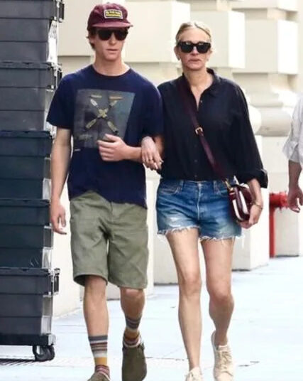 Julia Roberts and son Phinnaeus in New York City on Thursday, June 25.Credit: BrosNYC / BACKGRID