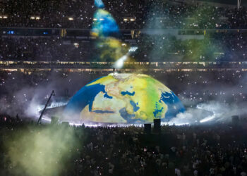 Kanye West performs to 118,000 in Turkey despite bans elsewhere