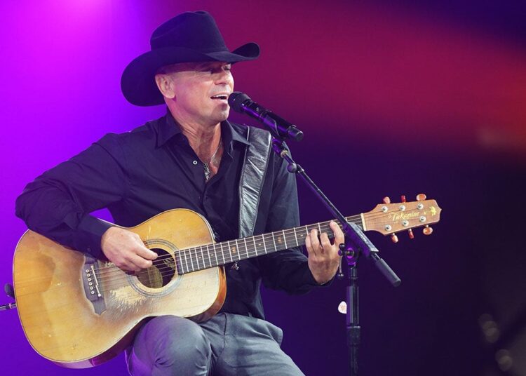 Kenny Chesney's Refusal to Endorse Politicians Ignites Fierce Debate on Celebrity Civic Duty