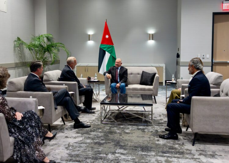 King meets with Arlington mayor in Texas