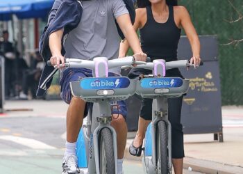 exclusive new york, ny web must call for pricing timothee chalamet and girlfriend kylie jenner were seen hugging and riding a citi bike in nyc pictured timothee chalamet, kylie jenner backgrid usa 17 june 2026 usa 1 310 798 9111 usasalesbackgridcom uk 44 208 344 2007 uksalesbackgridcom uk clients pictures containing children please pixelate face prior to publication