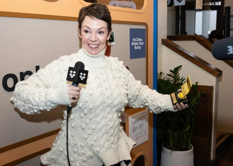 Olivia Colman Says She Calls Herself a 'Gay Man' to Her Husband