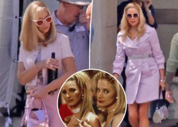 Lisa Kudrow and Mira Sorvino spotted filming 'Romy and Michele' sequel