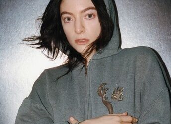 Lorde's Gov Ball 2026 Setlist Featured New Song & 'Girl, So Confusing'