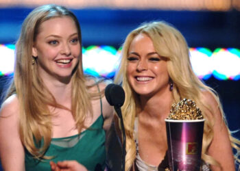 Amanda Seyfried and Lindsay Lohan at MTV Movie AwardsCredit: M. Caulfield/WireImage