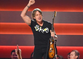 Keith Urban at The 59th Annual CMA Awards held at the Bridgestone Arena