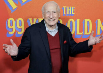 Mel Brooks' son shares photo of comedy legend celebrating 100th birthday, says he's still 'razor sharp'