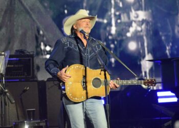 New Live Viewing Options for Alan Jackson’s Final Concert Announced