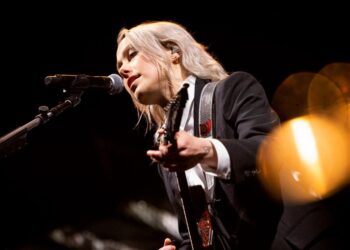 Phoebe Bridgers announces no-phone tour, concerts at Intuit Dome