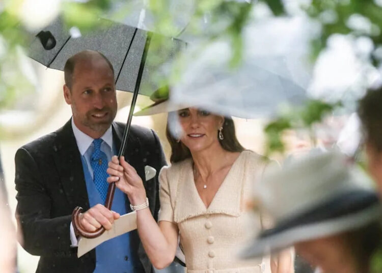 Prince William Praised as a 'Gentleman' By Royal Watchers During Wedding Event