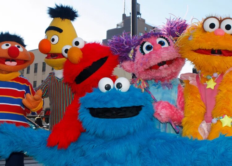 Right-Wing Trolls Who Dared To Diss Sesame Street Get Tossed In The Trash