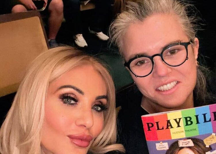 Rosie O'Donnell looked incredible in a new selfie with singer Orfeh during a Broadway night out