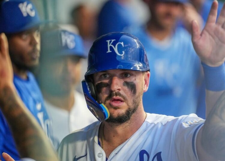Royals 1B Vinnie Pasquantino (hand) exits vs. Astros - Field Level Media - Professional sports content solutions