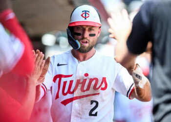 Royals 6, Twins 5: Diamond kings trump bullpen jokers