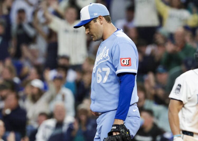Royals may not have clear trade deadline strategy yet, but 3 players aren't making things any easier