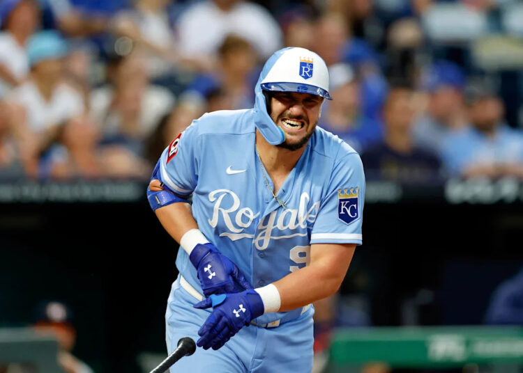 Royals place 1B Vinnie Pasquantino on IL with fractured hamate in right hand