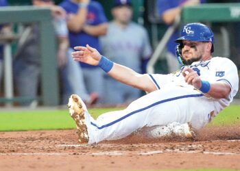 Royals place Pasquantino on injured list with hand injury