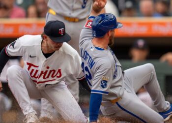 Royals rally in ninth, nail first Thursday win of year
