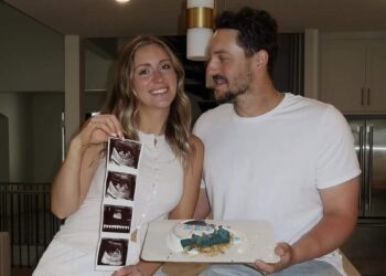 Kansas City Royals first baseman Vinnie Pasquantino and his wife, Ryann Pasquantino, announced that she is pregnant on Wednesday.
