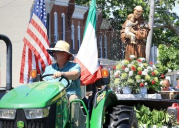 Saints and parishioners go marching in as annual St. Anthony of Padua Italian Festival opens in Wilmington