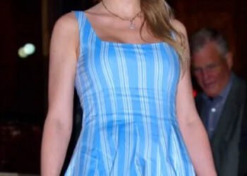 Taylor Swift first wearing the horseshoe necklace in New York City in April 2026Credit: XNY/Star Max/GC Images