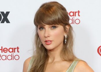 Taylor Swift & Travis Kelce Struggling With Friends Ahead of Wedding