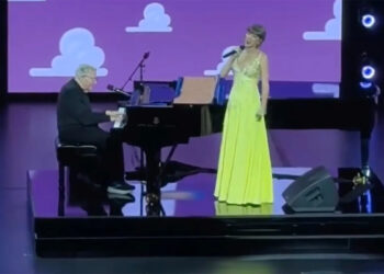 Taylor Swift brings out Oscar-winning legend for rare, emotional “Toy Story” performance that might make you cry